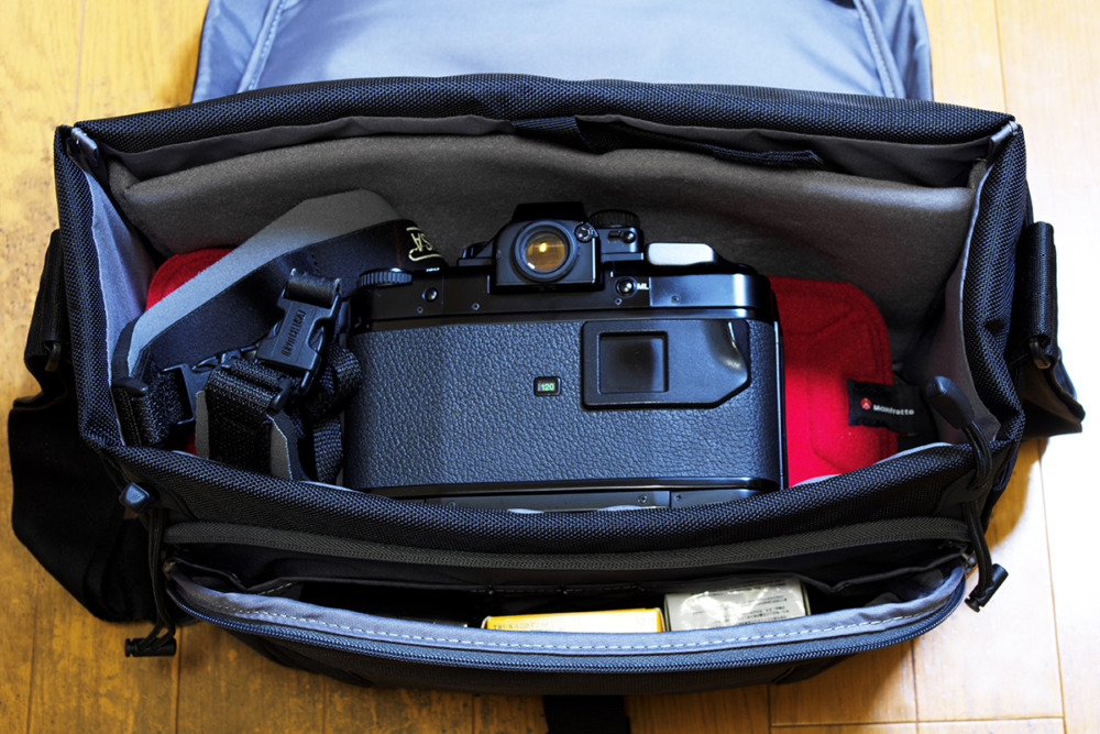 カメラバッグにペンタックス67IIを収納
