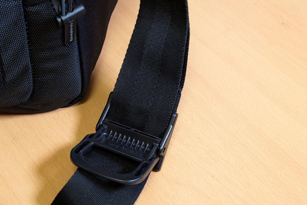 ショルダー部分の長さ調整中