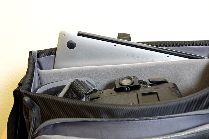 ノートPCも収納できる