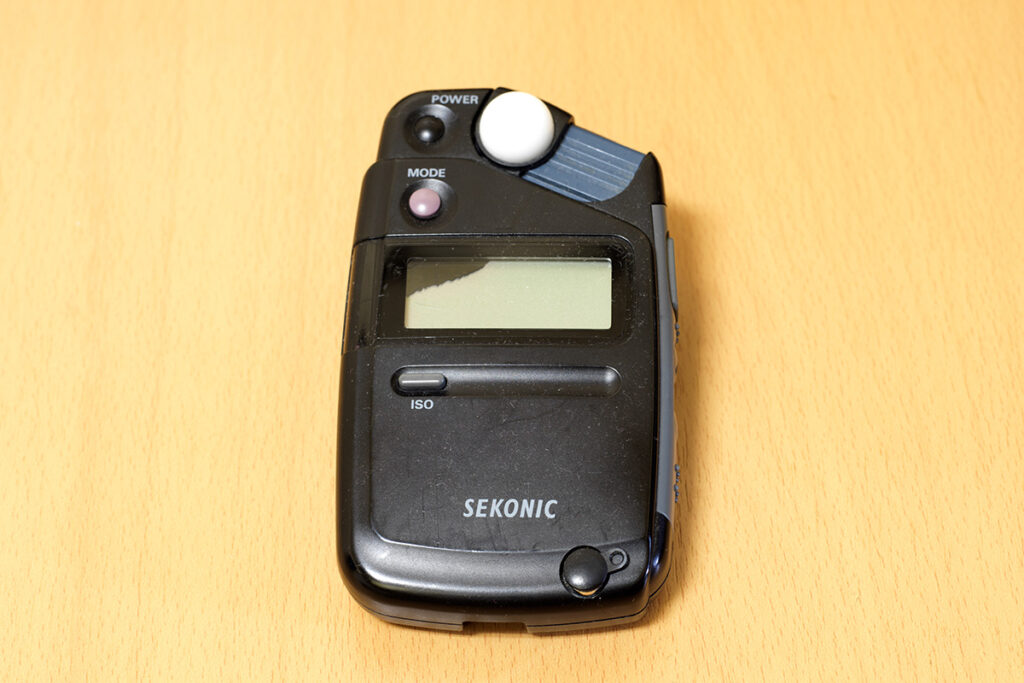 セコニックの露出計が壊れたので、さらに古い露出計を購入してみた