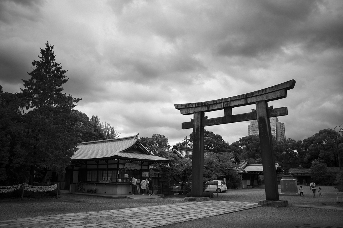 豊國神社の境内2