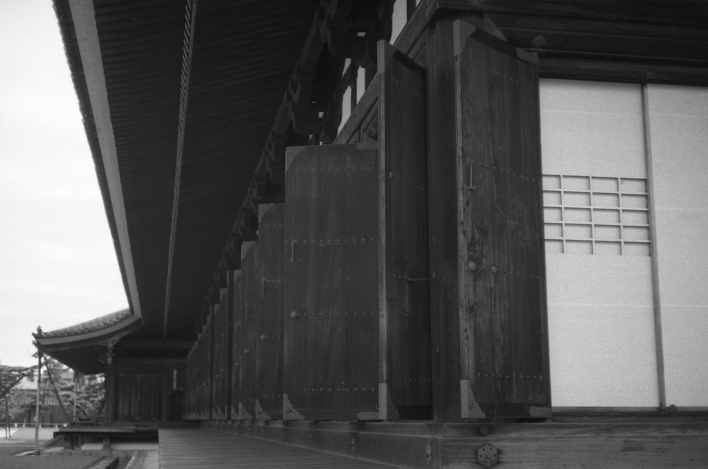 三十三間堂の建物の一部