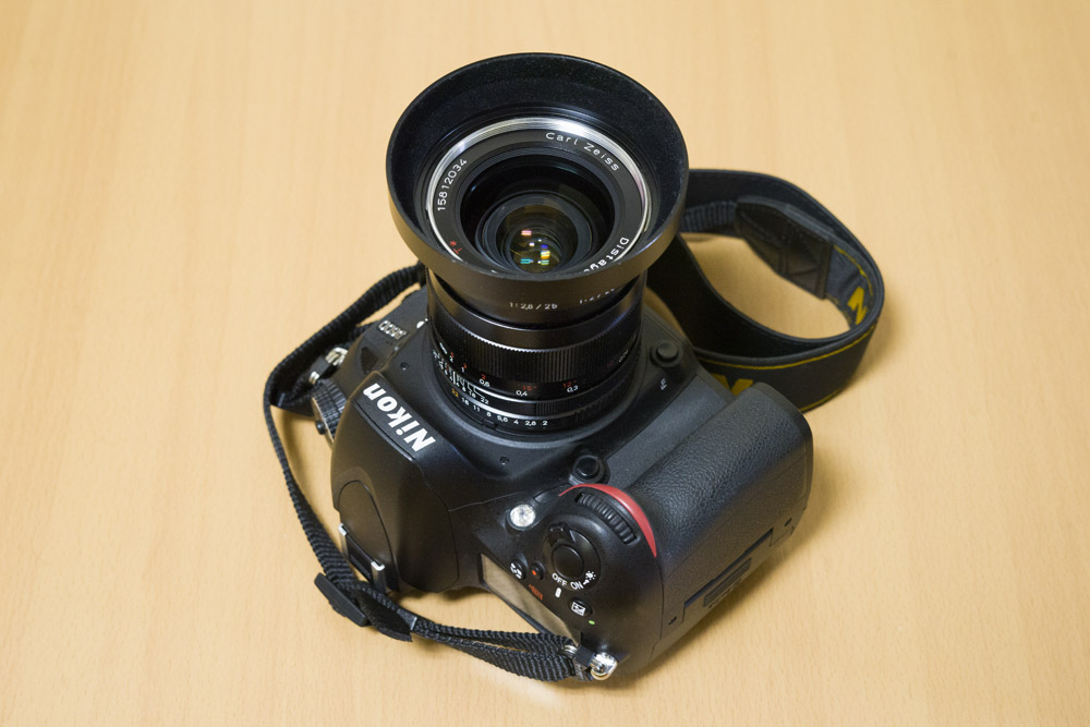 NikonD600に装着したZeiss Distagon 28mm F2