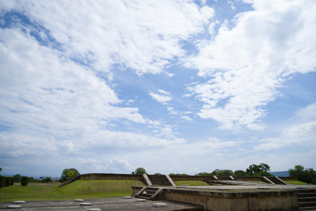 平城京跡地公園の第二次大極殿跡に行って写真撮影をしてきた