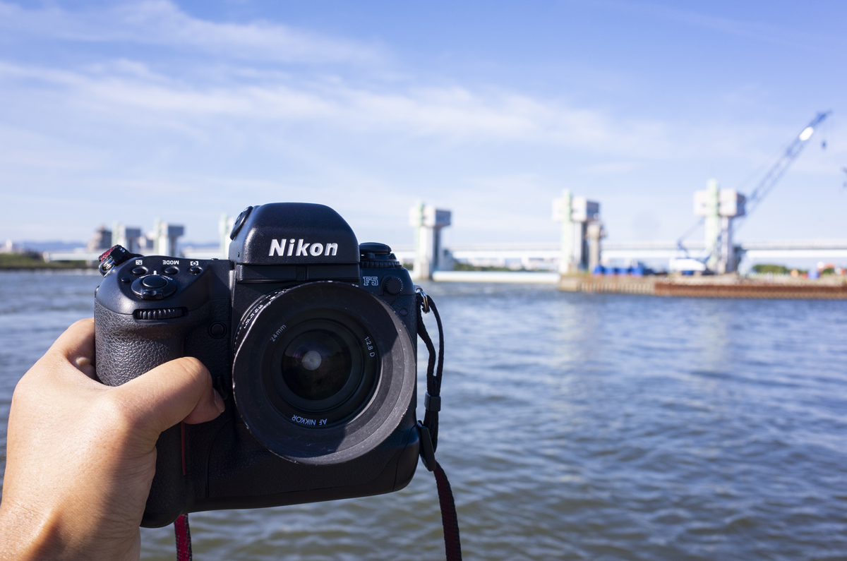 Nikon F5を持って大阪の淀川河川敷の風景を撮影してきた