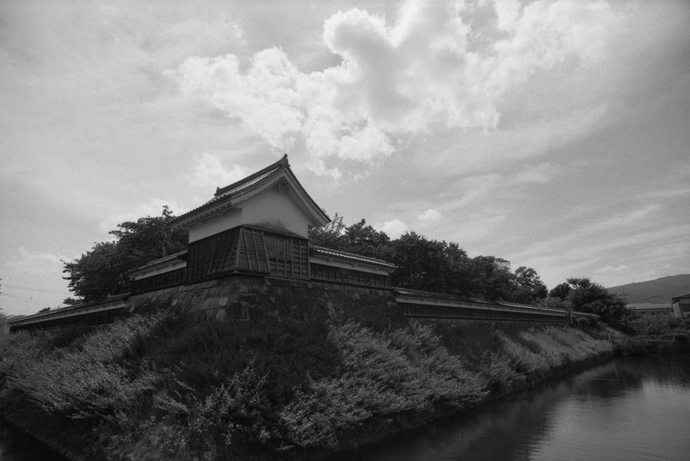 勝竜寺城公園と堀