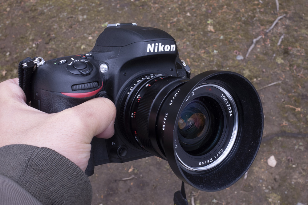 Nikon D600にディスタゴン28mm F2
