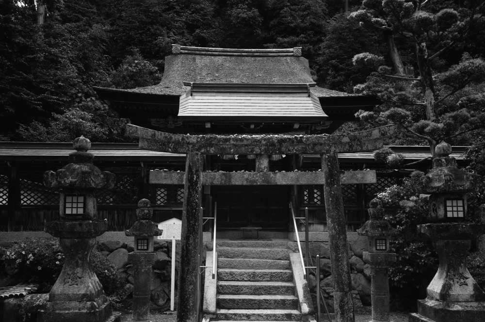 烏帽子形八幡神社の社殿