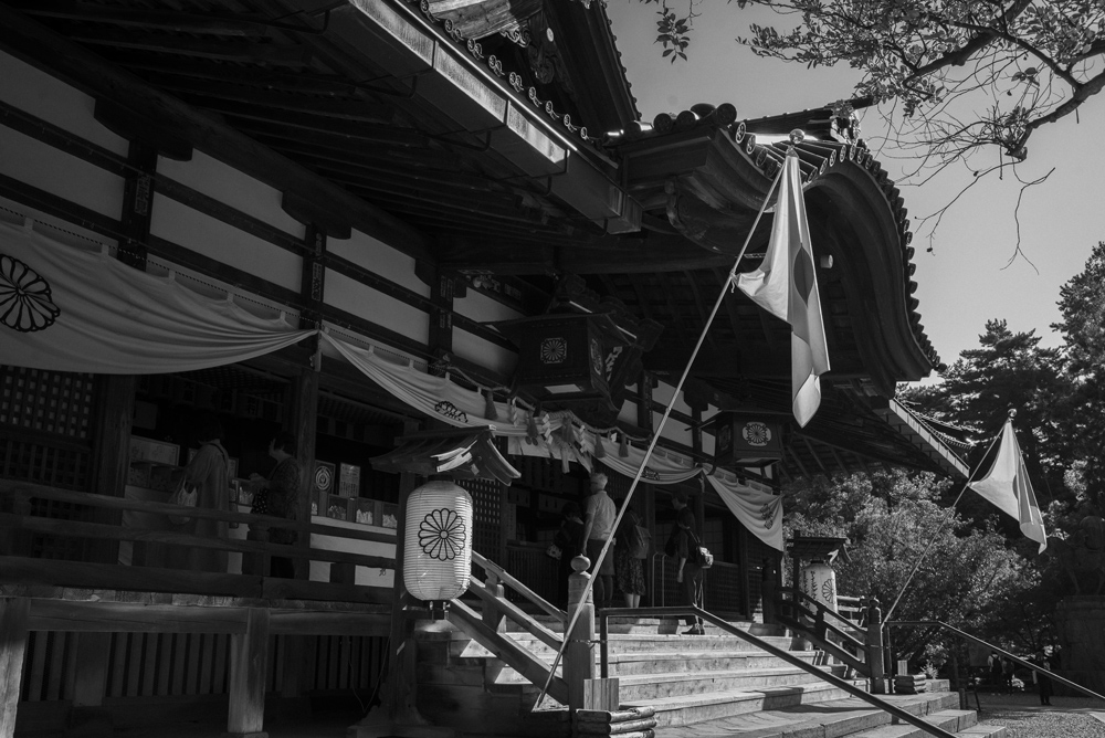 尾山神社の拝殿